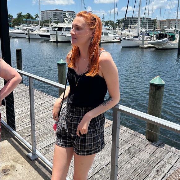 Meet your Posher, Annmarie 🖤 - Picture 8 of 9